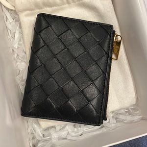 Bottega Veneta Bi-Fold Zip Wallet Black